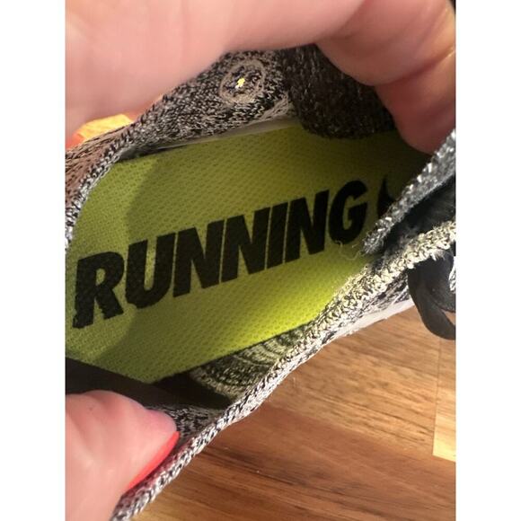 Nike Free Run FLy Knit Shoes Sneakers Womens Size 7 1/2 black white - Picture 7 of 7